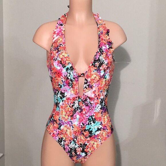 Kenneth cole swimsuit. New - Picture 1 of 3